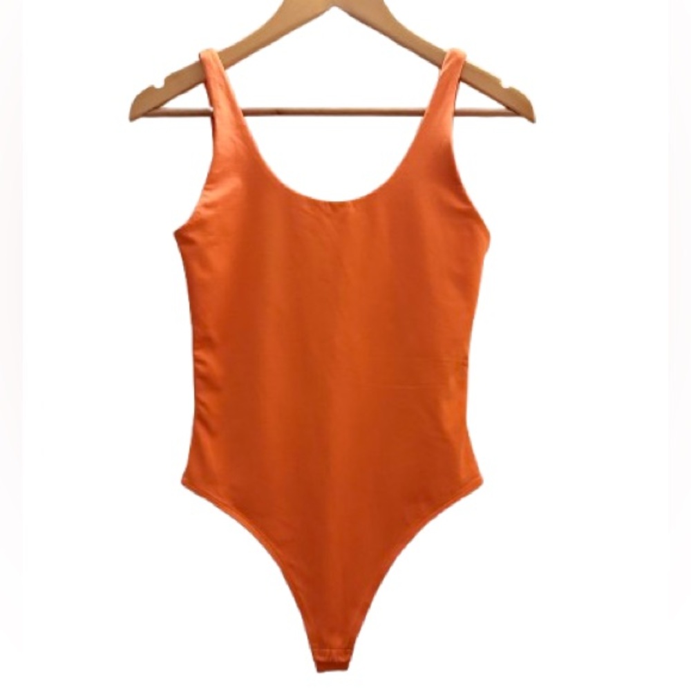 BNWOT - Babaton Contour Bodysuit - M